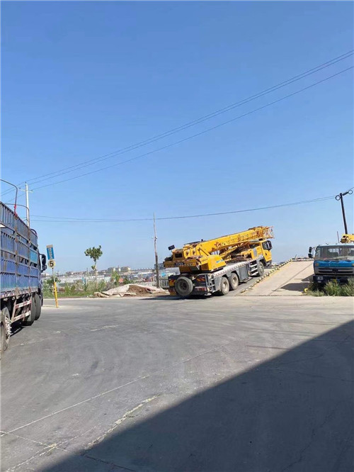 石城县25吨吊车的租赁价格大概是多少？