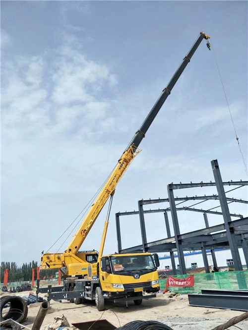 石城县超高层建筑钢结构吊装案例